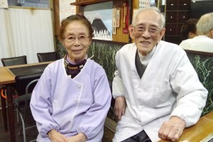 代表　高田みつさん（85）と外治さん(90)